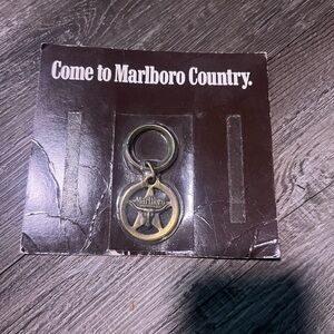 Vtg Marlboro Cigarettes Brass LONGHORN STAR Keychain Key ring advertising Steer